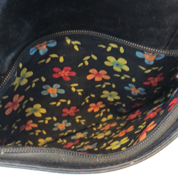 JOANEL BLACK LEATHER STUDDED CROSS BODY WIDE STAP MULTI POCKETS & ZIPPERS - #181 - Picture 4 of 16